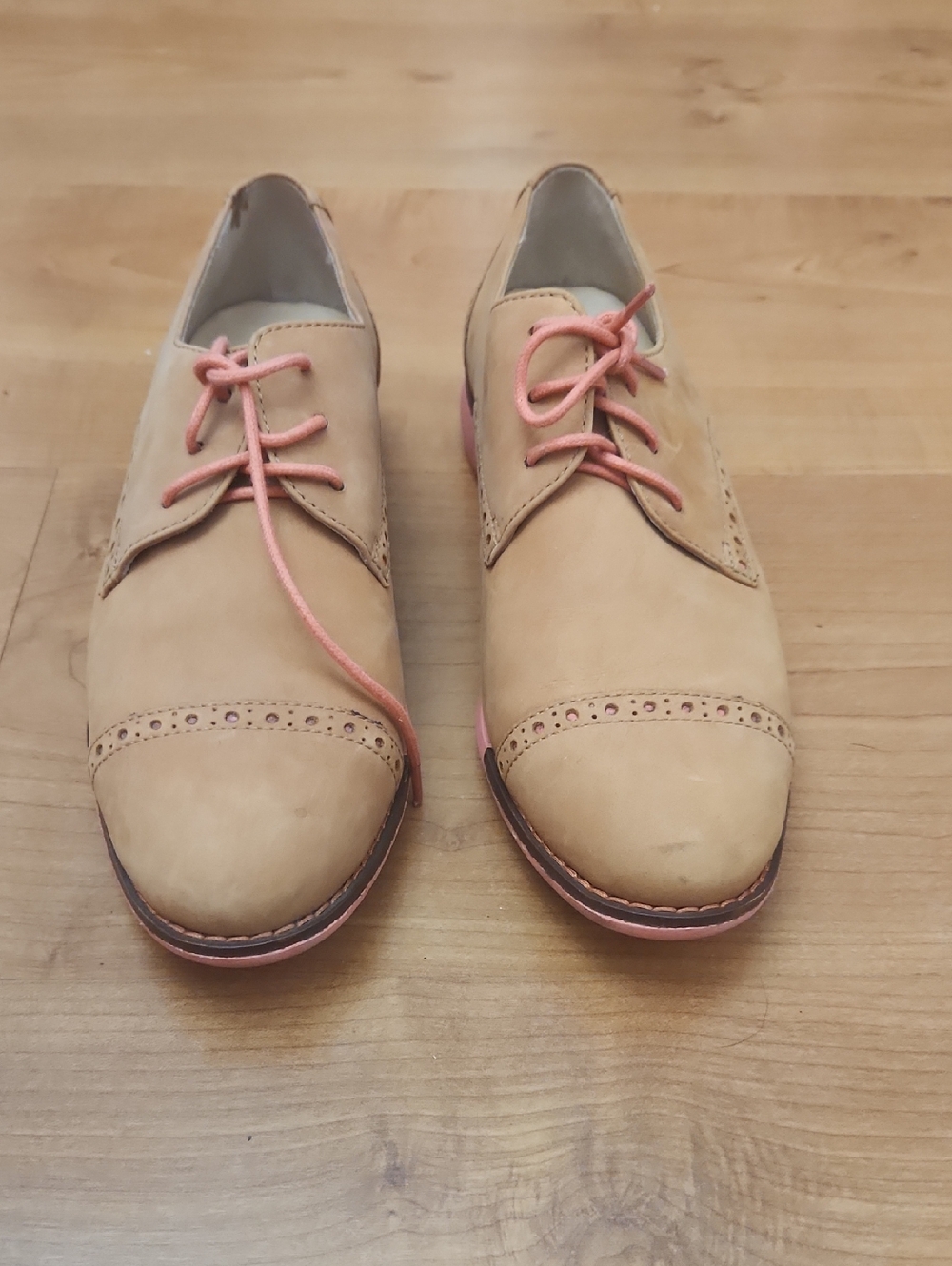 Women's Beige Lace-Up Oxford Shoes with Coral Accents
